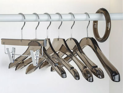 Plastic Suit Hangers 42cm J42BAR.