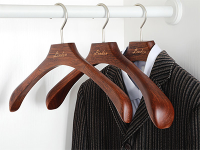 High Quality No Shoulder Bump Vintage Wooden Coat Hanger for Suit